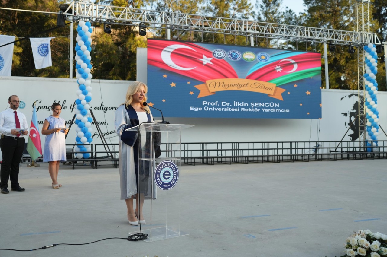 ADAU tələbələri Ege Universitetindən birinciliklə məzun olublar - FOTOLAR